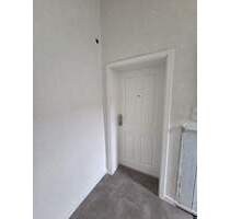 Kernsanierte 2-Zimmer-Wohnung nahe Bahnhof Oberbarmen - 3. OG links, KücheBad, Keller - Wuppertal