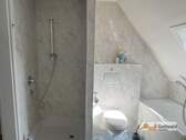 ... Dusche und Wanne - 