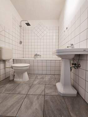 Badezimmer - 2 Zimmer Etagenwohnung in Köthen (Anhalt)