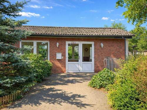 Eingang - 2 Zimmer Mehrfamilienhaus, Wohnhaus in Reher