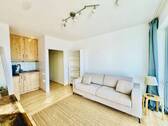 Wohnzimmer - 1 Zimmer Etagenwohnung zum Kaufen in Hamburg