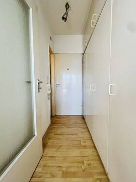 Flur - Etagenwohnung mit 24,00 m² in Hamburg zum Kaufen