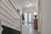 Flur-Eingang - 5 Zimmer Einfamilienhaus in Windhagen