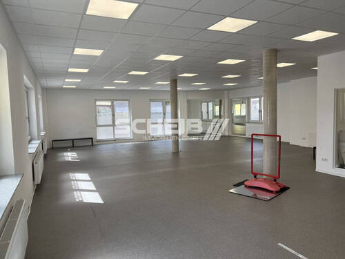 große, helle Fläche - Große Büro-Schulungsräume-Praxis