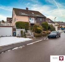 Freistehendes Ein- bis Zweifamilienhaus in gefragter Lage mit schönem Garten, Terrasse und 3 Garagen - Leutenbach Weiler zum Stein