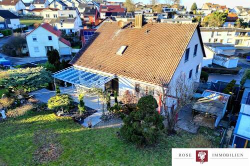 Luftansicht Süd-Ost - 7 Zimmer Einfamilienhaus zum Kaufen in Leutenbach