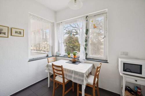 Gemütlicher Essbereich in der Küche - Etagenwohnung mit 61,00 m&sup2; in Berlin zum Kaufen