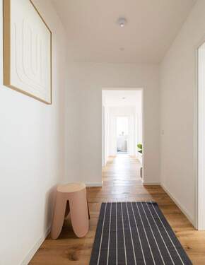 Flur - Modernes Design trifft Burg-Panorama: Sanierte 4-Zimmer-Wohnung im Herzen Königsteins