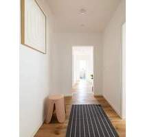 Modernes Design trifft Burg-Panorama: Sanierte 4-Zimmer-Wohnung im Herzen Königsteins