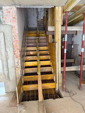 Treppenhaus nimmt Gestalt an - 