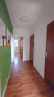 1. Flur, Blick zur Küche - 