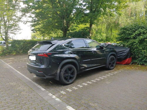 Stellplatz für PKW und Zweirad - 