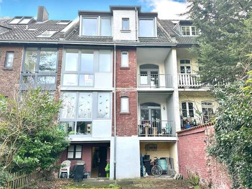 Hausansicht Rückseite - 6 Zimmer Mehrfamilienhaus, Wohnhaus zum Kaufen in Düsseldorf