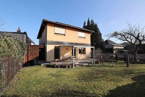 Rückansicht mit Garten - 3 Zimmer Etagenwohnung zum Kaufen in Schorfheide OT Finowfurt