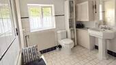 Bad mit Dusche EG - 