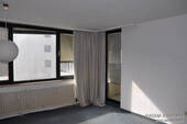 Wohnzimmer und Balkontüre - 