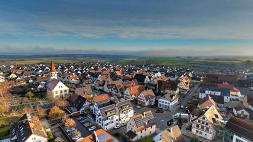 Außenansicht - 3 Zimmer Etagenwohnung zur Miete in Deckenpfronn