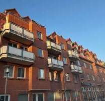 Attraktive 4-Zimmer-Wohnung mit Balkon, Einbauküche und Stellplatz! - Merseburg