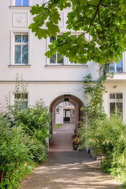 Torbogen Richtung Vorderhaus - 