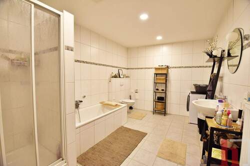 Modernes Badezimmer - 