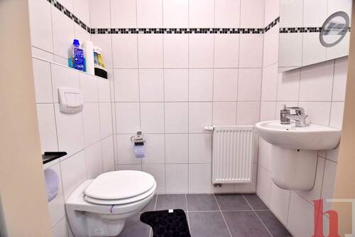 Modernes Gäste-WC - 