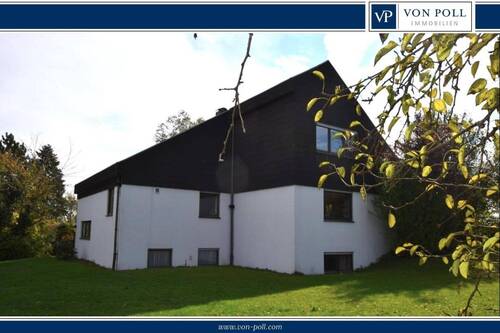 Nordwestansicht - Großzügiges Zweifamilienhaus mit Doppelgarage, weiteren Ausbaureserven und zusätzlichem Bauplatz!