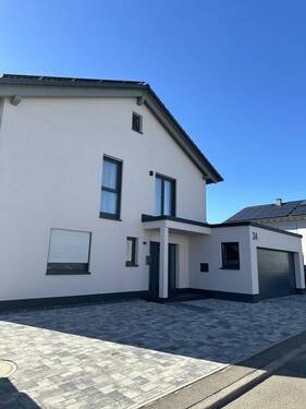 Bild 1 - Modernes Architektenhaus in Trossingen