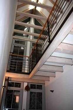 Blick von der Wohnungstür ins Treppenhaus - 4 Zimmer Etagenwohnung zum Kaufen in Hüfingen