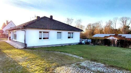 Aussenansicht 1 - Provisionsfrei - Gepflegtes und freistehendes Einfamilienhaus in Calden-Meimbressen