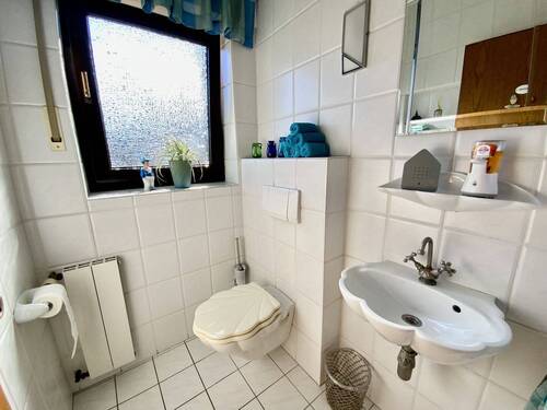 Gäste-WC - Mehrfamilienhaus, Wohnhaus mit 221,00 m&sup2; in Werne zum Kaufen