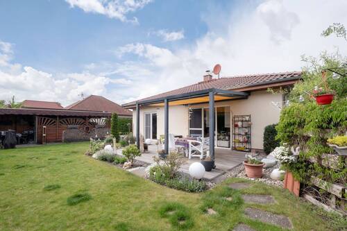Garten mit überdachter Terrasse - 3 Zimmer Bungalow zum Kaufen in Wustrau