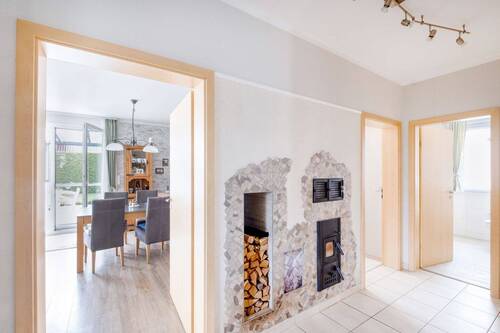 Flur mit Kamin - Bungalow mit 107,00 m&sup2; in Wustrau zum Kaufen