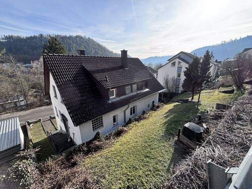 Rückansicht - 7 Zimmer Einfamilienhaus zum Kaufen in Epfendorf