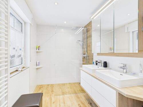 Tageslichtbad Erdgeschoss - 