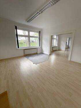 Wohnzimmer - 4 Zimmer Etagenwohnung zur Miete in Oberhausen