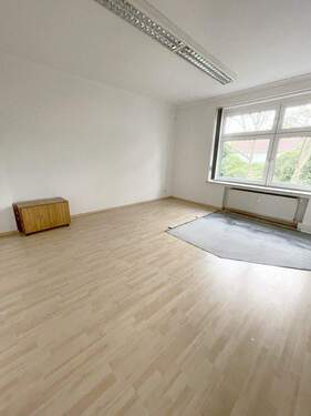 Wohnzimmer - 4 Zimmer Etagenwohnung in Oberhausen