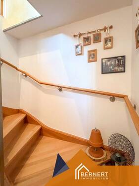 Treppenhaus zu Galerie - 