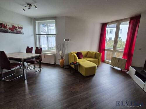 Wohn- Essbereich - 2 Zimmer Etagenwohnung zur Miete in München