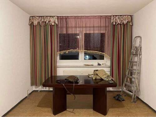 Wohnzimmer, aber ohne Möbel - 