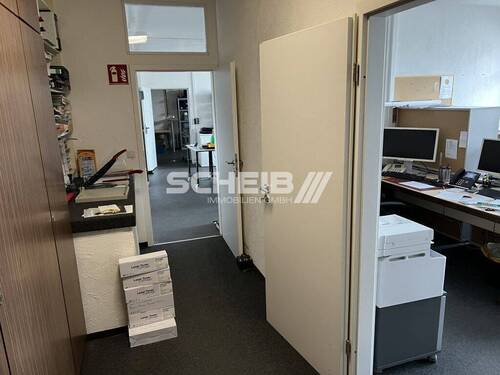 Flur Obergeschoss - 1 Zimmer Mehrfamilienhaus, Wohnhaus zum Kaufen in Crailsheim