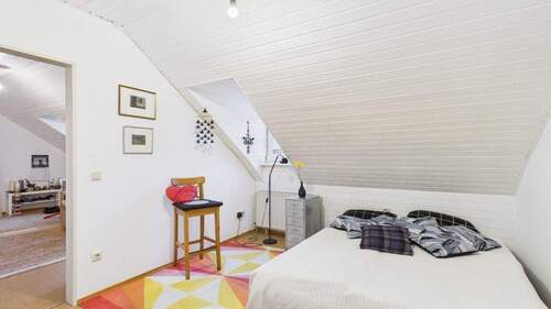 CAM04238G0-PR0051-STILL012 - 