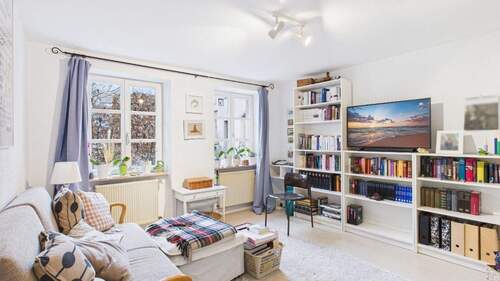 CAM04238G0-PR0051-STILL014 - 