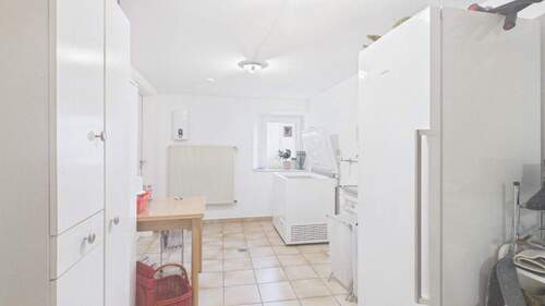 CAM04238G0-PR0051-STILL001 - 