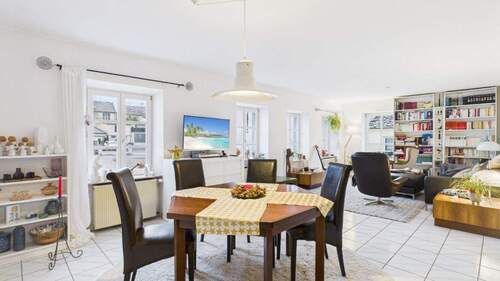 CAM04238G0-PR0051-STILL003 - 