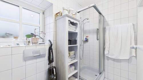 CAM04238G0-PR0051-STILL008 - 