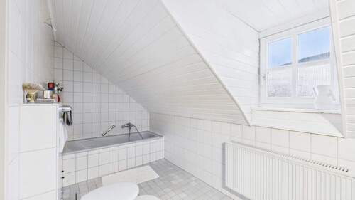 CAM04238G0-PR0051-STILL010 - 