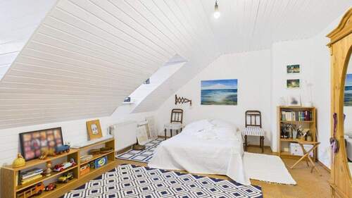 CAM04238G0-PR0051-STILL011 - 