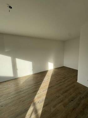 Wohnzimmer 2 - 1 Zimmer Etagenwohnung zum Kaufen in Huchting