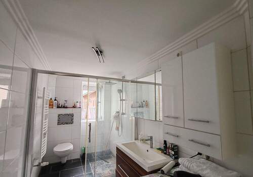 Badezimmer im 1 OG - 