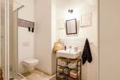 Bad mit Dusche - 